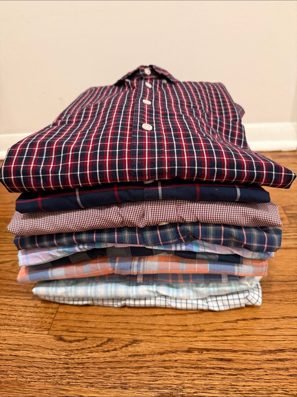 10 Men's Button-Down Shirts (L) Vineyard Vines, Jcrew and Gap